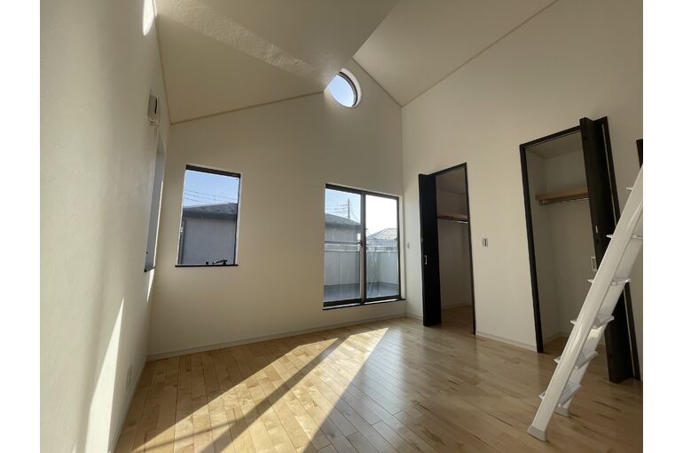 C051784E-09B5-4572-9B32-AC3620328FFD