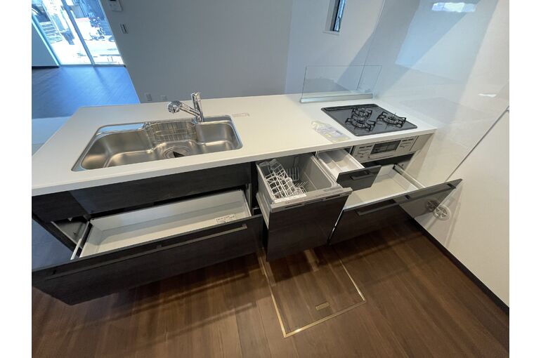 AB42AA61-B6D6-47BE-8CEA-E8CC5627ABCA