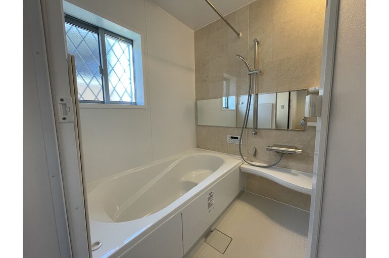 34585890-01DD-4E56-9CE5-DD0CD449C79E