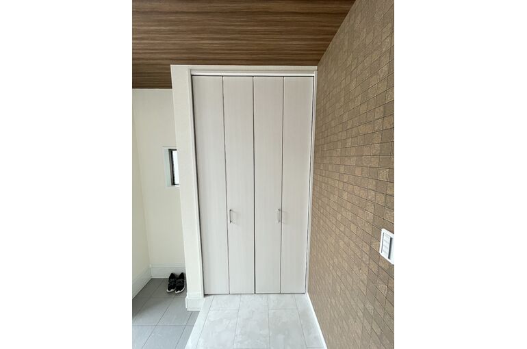 2D4310D4-2334-4EC2-8171-1D30DA904B60