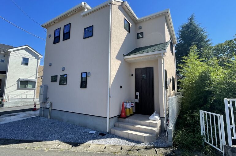 70B58055-9A59-4F99-95DA-18A3B43F2D72