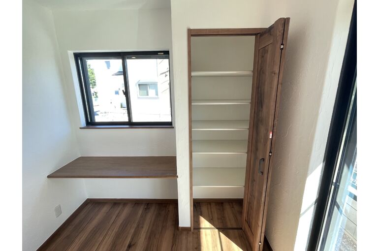 E060E5AD-25F8-40E8-BA38-61B0D6CEAA7B