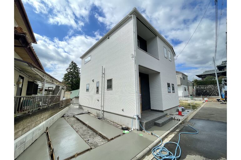 51B5C8A2-9784-488A-A9E1-D7538917722E