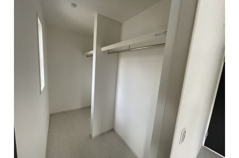 08C1C9C0-82DC-41E7-91B9-0869FEE46A9E