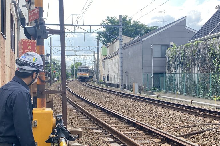 B1280D6F-92FF-48EC-85D1-D384F0FFAD1B